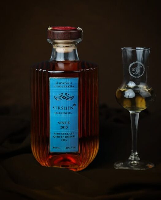 Stršljen rakija – Šljivovica Ekselencija Premium