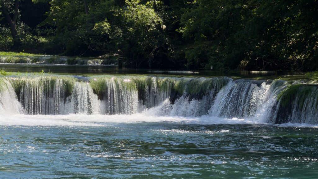 Rijeka Una - Vodopadi, rafting i Nacionalni park koji morate posjetiti